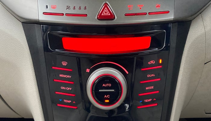 2020 Mahindra XUV300 W8 (O) DIESEL  AT, Diesel, Automatic, 27,041 km, Automatic Climate Control