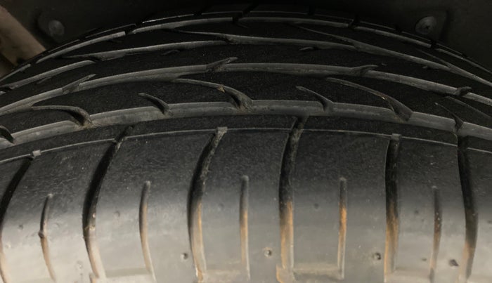 2018 Mahindra MARAZZO M8 7 STR, Diesel, Manual, 16,097 km, Right Rear Tyre Tread