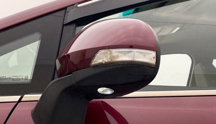 2018 Mahindra MARAZZO M8 7 STR, Diesel, Manual, 16,097 km, Left rear-view mirror - Indicator light has minor damage