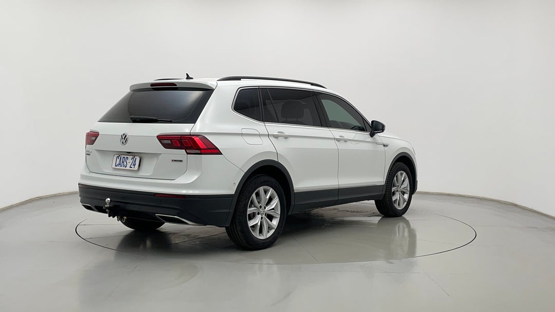 Right Back Diagonal (45- Degree) View