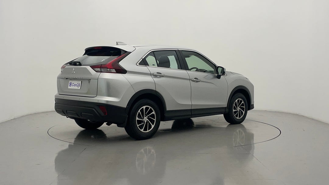 Right Back Diagonal (45- Degree) View