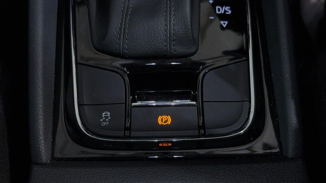 2020 SKODA Karoq 110tsi, Automatic, 55168 km, Handbrake