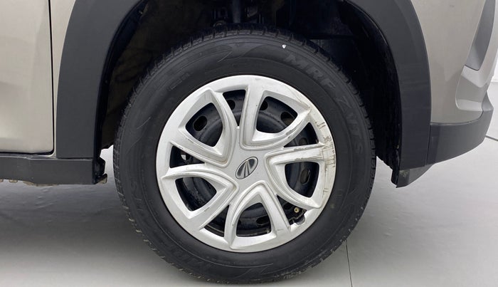 2018 Mahindra KUV 100 NXT K4+ 6S, Petrol, Manual, 31,057 km, Right Front Wheel