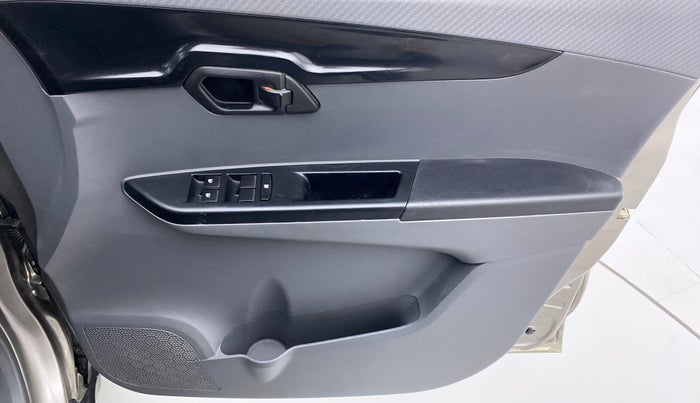 2018 Mahindra KUV 100 NXT K4+ 6S, Petrol, Manual, 31,057 km, Driver Side Door Panels Control