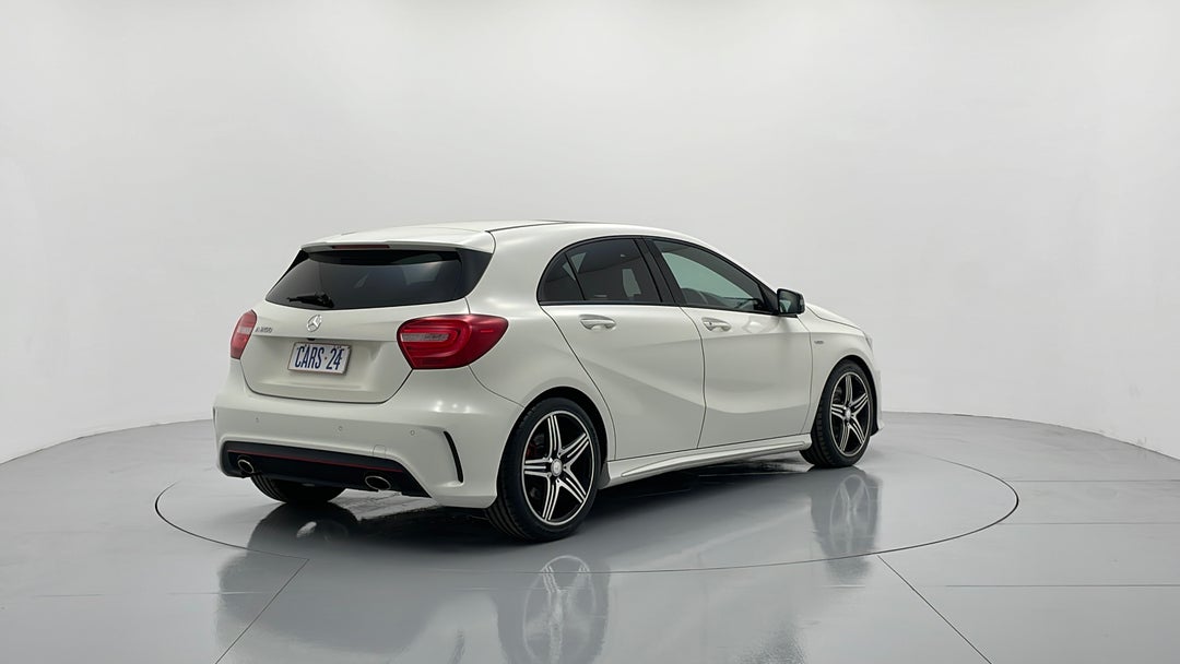 Right Back Diagonal (45- Degree) View