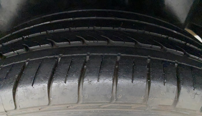 2018 Maruti Ciaz ALPHA 1.4 VVT AMT, Petrol, Automatic, 46,984 km, Left Rear Tyre Tread