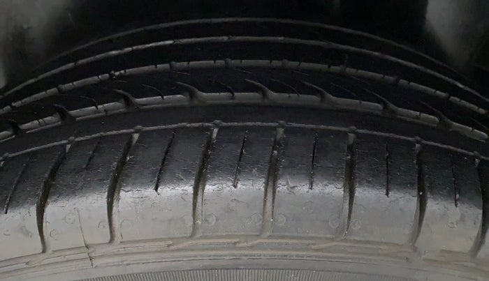 2018 Maruti Ciaz ALPHA 1.4 VVT AMT, Petrol, Automatic, 46,984 km, Right Rear Tyre Tread