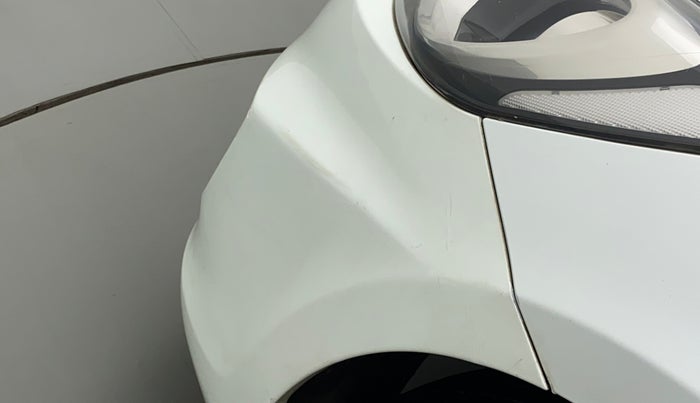 2013 Hyundai Verna FLUIDIC 1.6 VTVT SX, Petrol, Manual, 32,253 km, Front bumper - Minor scratches