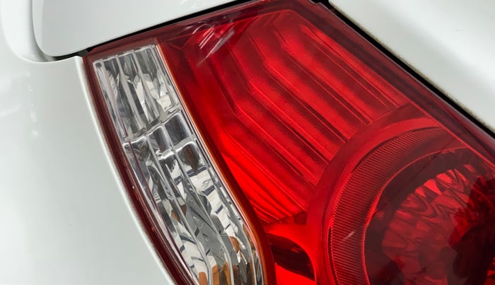 2013 Hyundai Verna FLUIDIC 1.6 VTVT SX, Petrol, Manual, 32,253 km, Right tail light - Minor damage