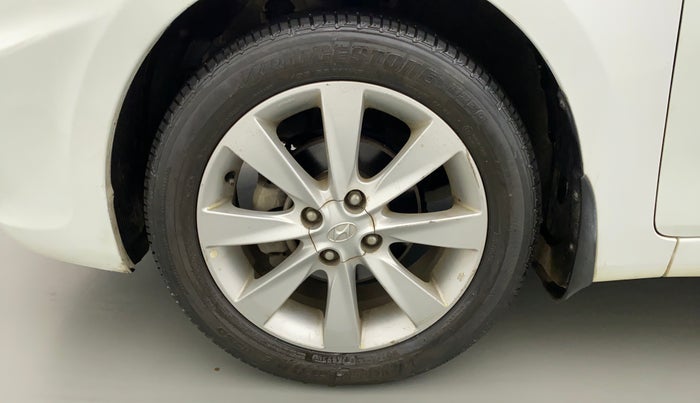 2013 Hyundai Verna FLUIDIC 1.6 VTVT SX, Petrol, Manual, 32,253 km, Left Front Wheel