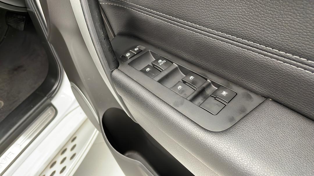 2017 Holden Captiva 7 Ltz (awd), Automatic, 156763 km, Drivers Side Door Panel Controls