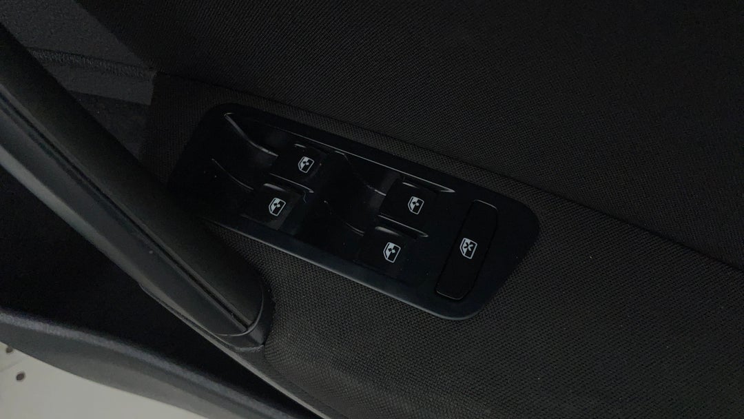 2018 Volkswagen Golf 110 Tsi Trendline, Automatic, 147265 km, Drivers Side Door Panel Controls