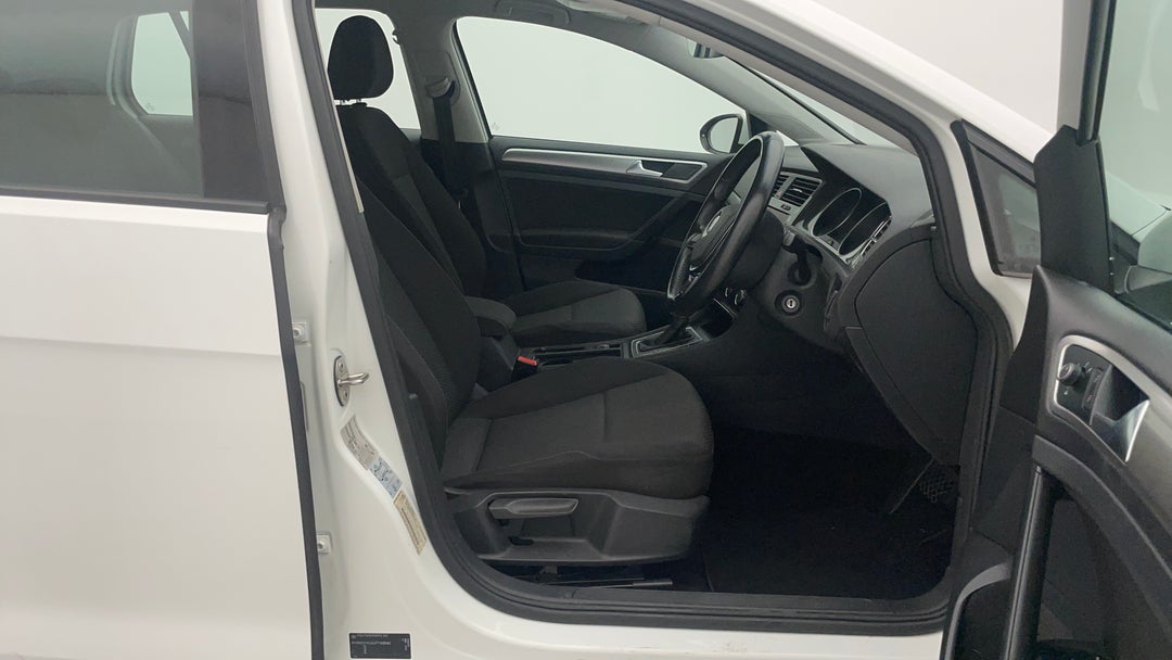 2018 Volkswagen Golf 110 Tsi Trendline, Automatic, 147265 km, Right Side Front Door Cabin View