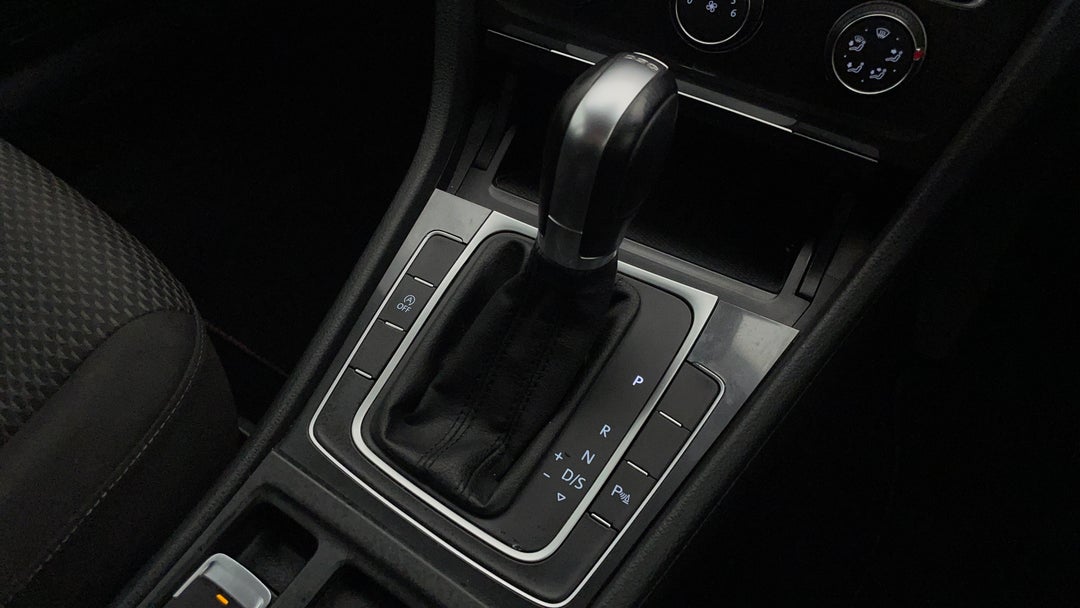 2018 Volkswagen Golf 110 Tsi Trendline, Automatic, 147265 km, Gear Lever 