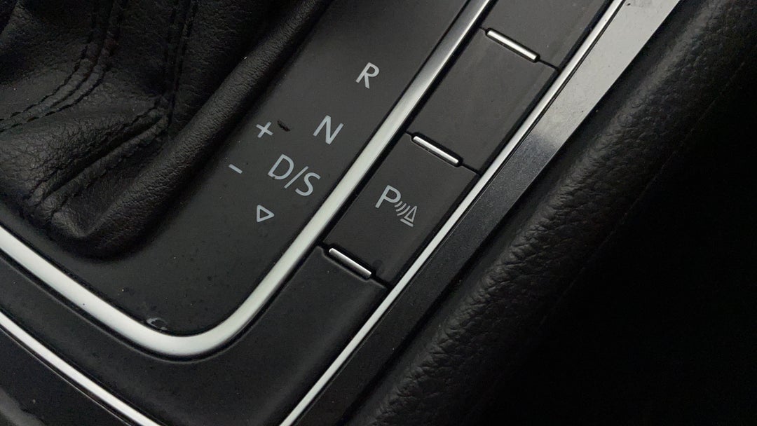 2018 Volkswagen Golf 110 Tsi Trendline, Automatic, 147265 km, Utility Switches/Buttons