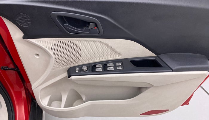 2019 Mahindra XUV300 W6 1.5 DIESEL, Diesel, Manual, 54,443 km, Driver Side Door Panels Control