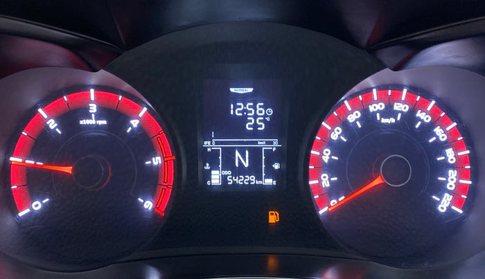 2019 Mahindra XUV300 W6 1.5 DIESEL, Diesel, Manual, 54,443 km, Odometer Image