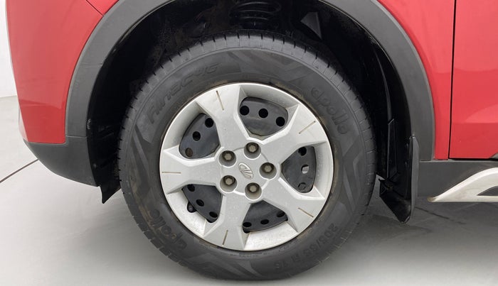 2019 Mahindra XUV300 W6 1.5 DIESEL, Diesel, Manual, 54,443 km, Left Front Wheel