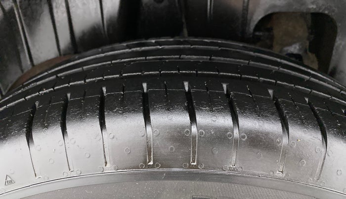 2019 Mahindra XUV300 W6 1.5 DIESEL, Diesel, Manual, 54,443 km, Right Rear Tyre Tread