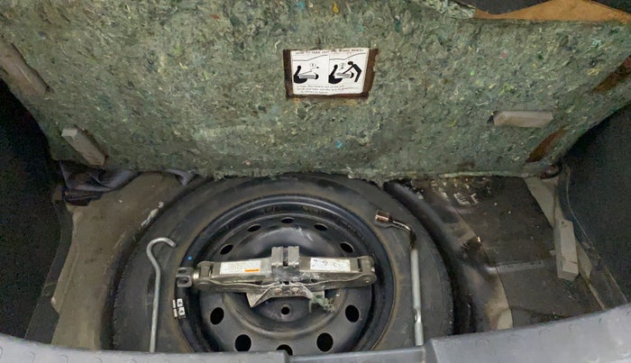 2011 Maruti Ritz VXI, Petrol, Manual, 37,300 km, Flooring - Dicky opening lever is not working
