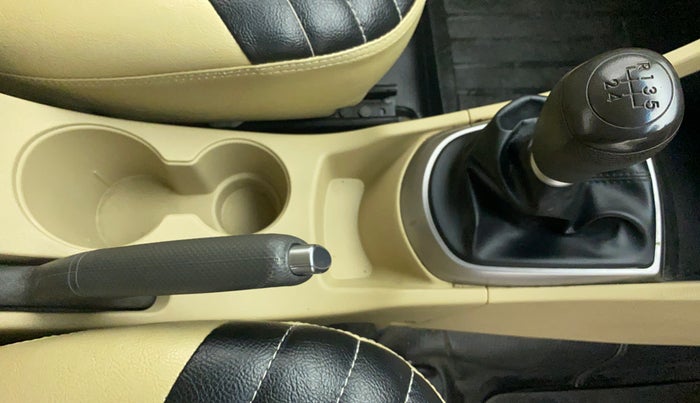 2015 Hyundai Verna FLUIDIC 1.6 VTVT S, Petrol, Manual, 32,248 km, Gear Lever