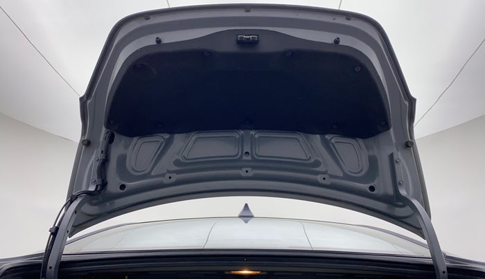 2015 Hyundai Verna FLUIDIC 1.6 VTVT S, Petrol, Manual, 32,248 km, Boot Door Open