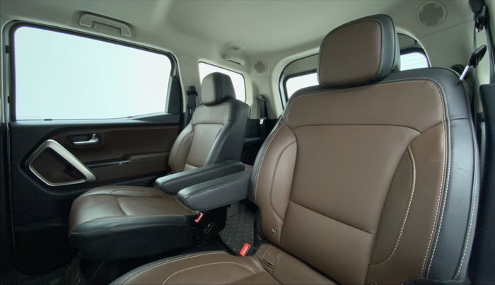 2022 Mahindra SCORPIO-N Z8 L DIESEL AT 2WD 6 STR, Diesel, Automatic, 11,104 km, Right Side Rear Door Cabin