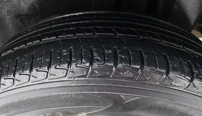 2016 Maruti Ciaz VXI PLUS, Petrol, Manual, 48,439 km, Left Rear Tyre Tread