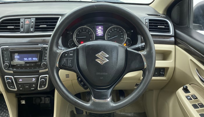 2016 Maruti Ciaz VXI PLUS, Petrol, Manual, 48,439 km, Steering Wheel Close Up
