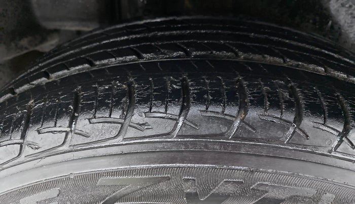 2016 Maruti Ciaz VXI PLUS, Petrol, Manual, 48,439 km, Right Rear Tyre Tread