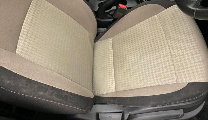 2019 Hyundai Elite i20 ASTA 1.2 (O), Petrol, Manual, 26,633 km, Driver seat - Cover slightly stained