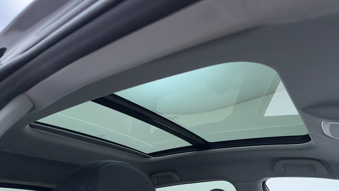 Interior Sunroof/Moonroof