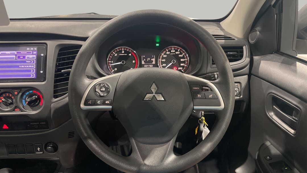 2023 Mitsubishi Triton Glx (4x2), Automatic, 4780 km, Steering Wheel Close-up
