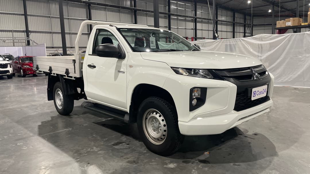 2023 Mitsubishi Triton Glx (4x2), Automatic, 4780 km, 