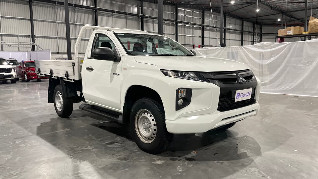 2023 Mitsubishi Triton Glx (4x2), Automatic, 4780 km, Right Front Diagonal (45- Degree) View