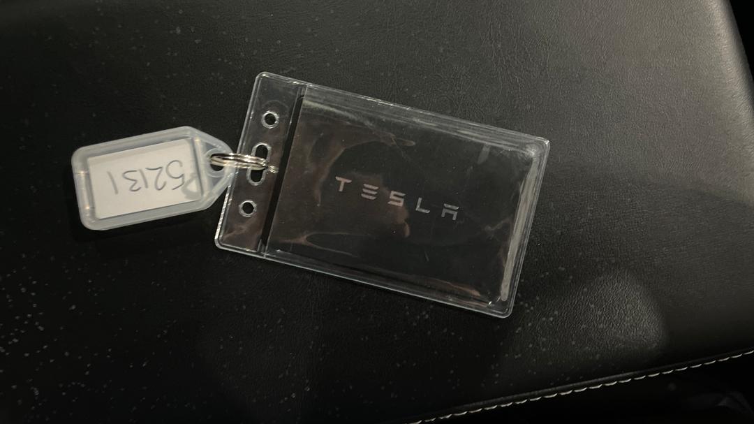 2023 Tesla Model Y Rear-wheel Drive, Automatic, 61253 km, Key Close-up