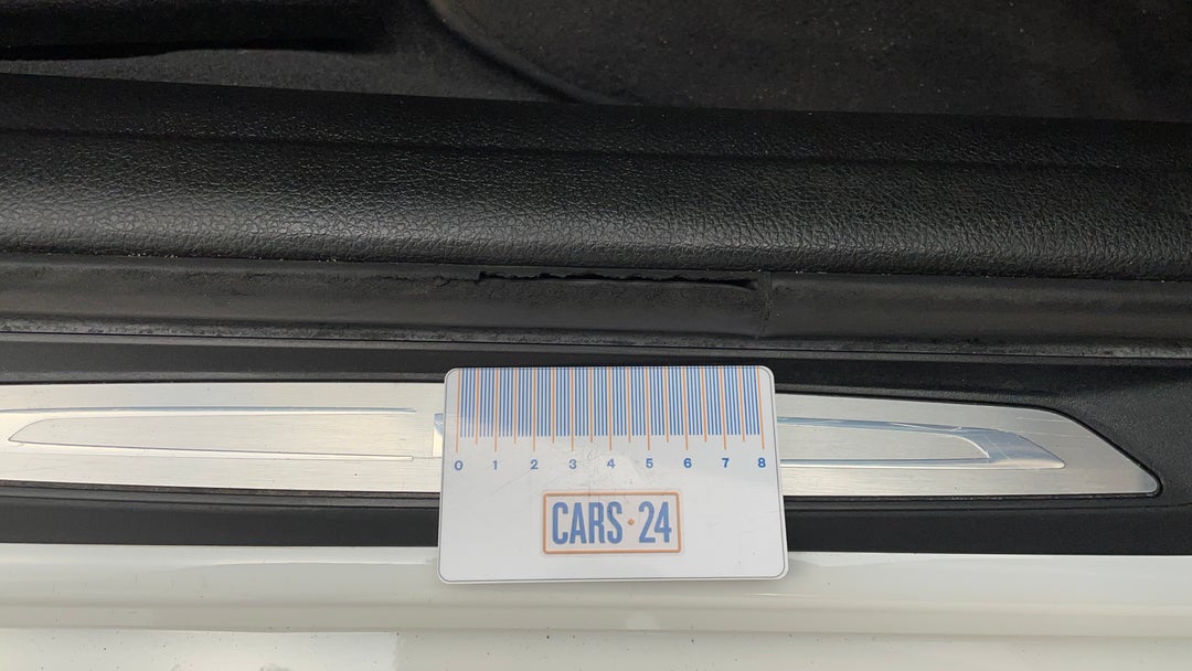 Door Sills Front RHS Scratch