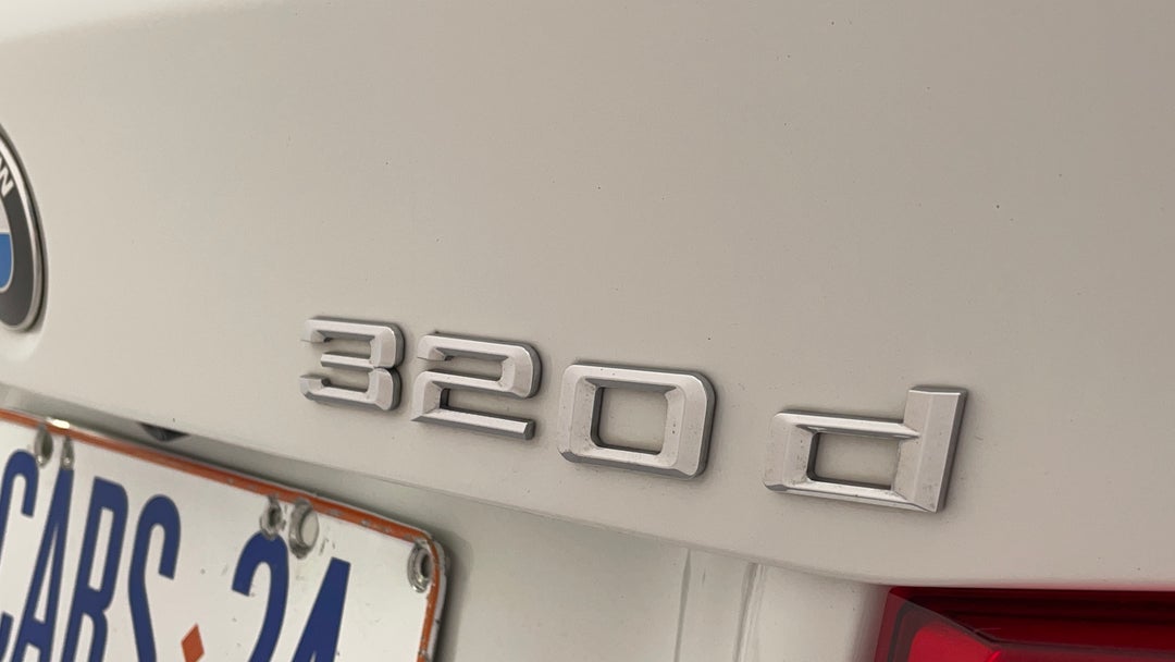 Badge (Boot Right Side)