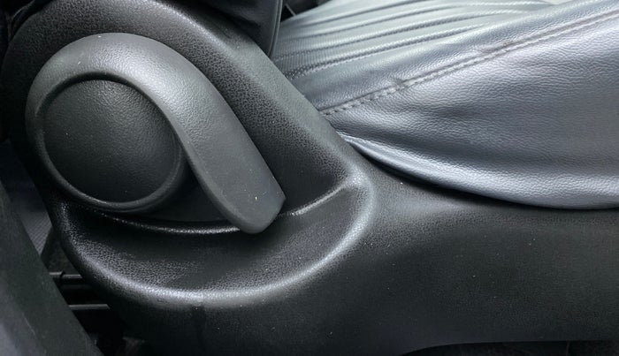 2017 Nissan Micra Active XV S, Petrol, Manual, 49,366 km, Driver Side Adjustment Panel