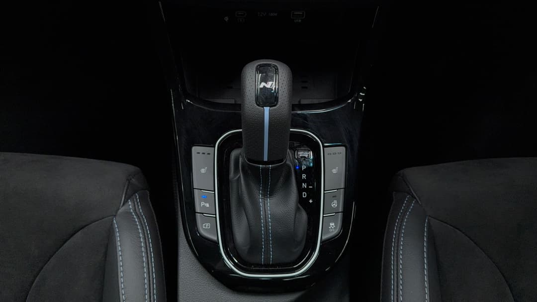 2024 Hyundai i30 N Premium, Automatic, 3418 km, Gear Lever 