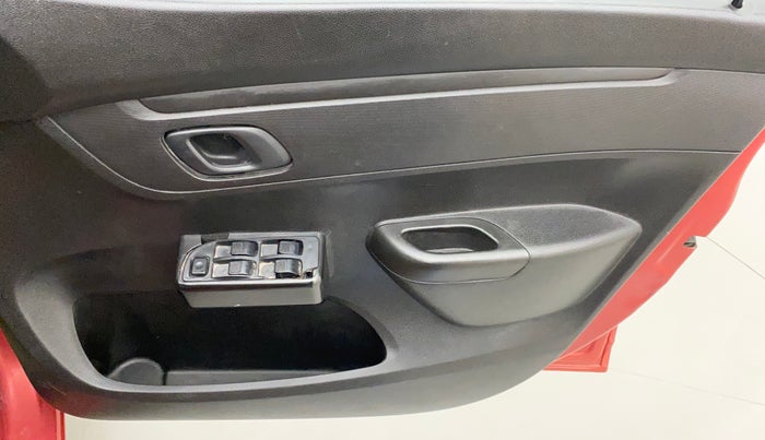 2018 Renault Kwid RXL 1.0, Petrol, Manual, 1,24,612 km, Driver Side Door Panels Control