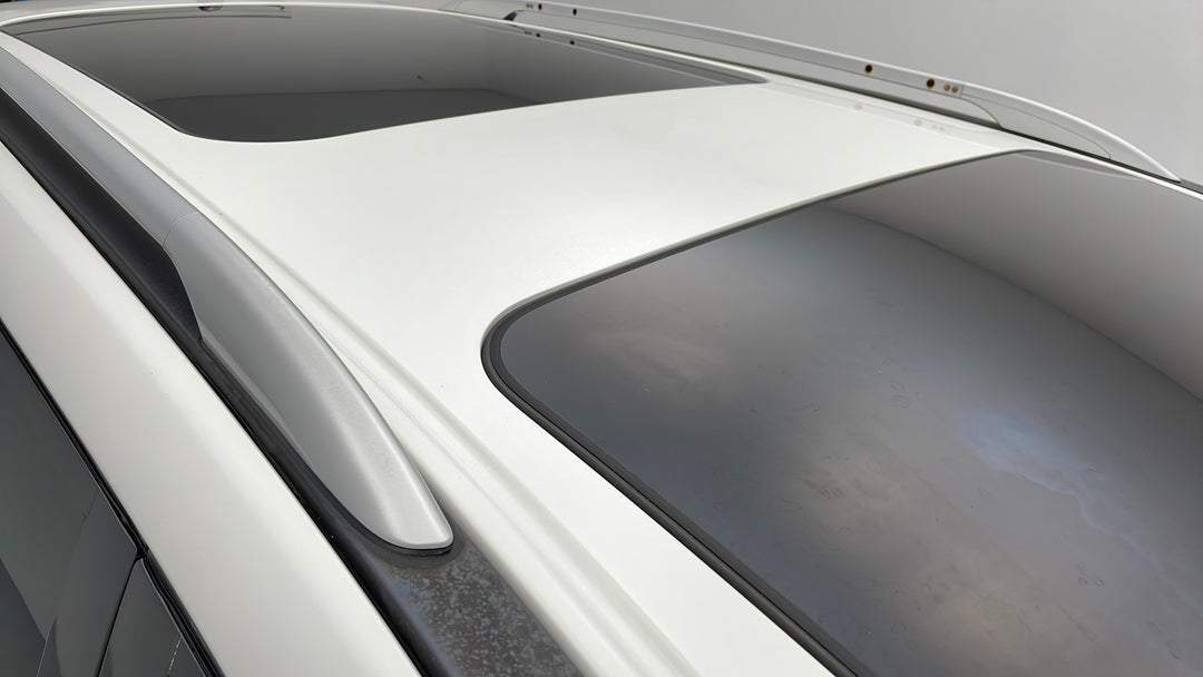 Roof/Sunroof View