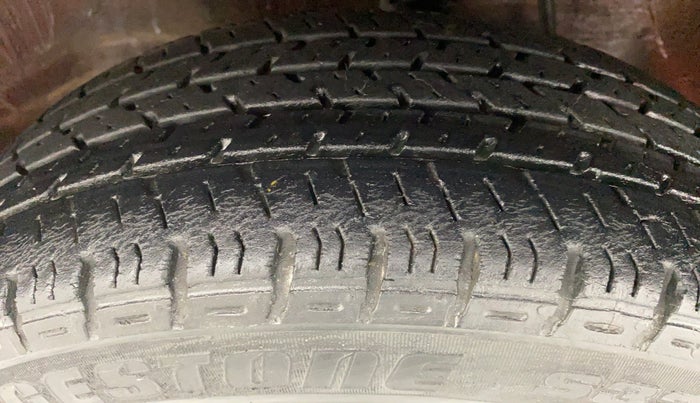 2016 Maruti Alto K10 VXI P, Petrol, Manual, 27,389 km, Left Front Tyre Tread