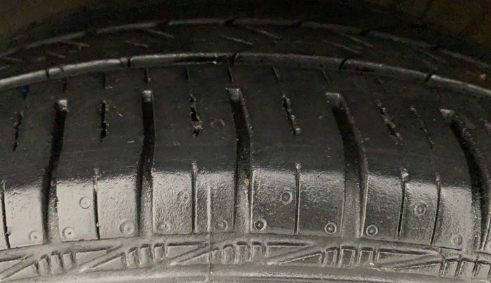 2020 Hyundai NEW SANTRO SPORTZ CNG, CNG, Manual, 93,021 km, Left Front Tyre Tread