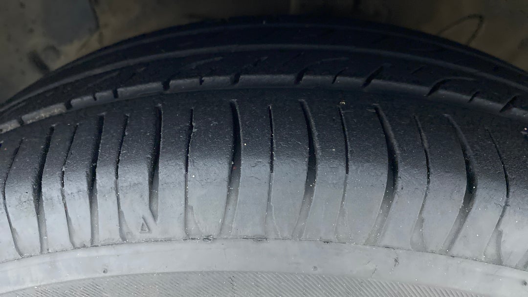 Left Front Tyre Tread