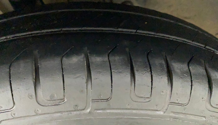 2019 Renault TRIBER RXL MT, Petrol, Manual, 57,406 km, Left Rear Tyre Tread