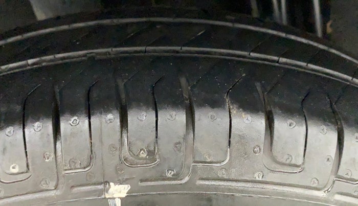 2019 Renault TRIBER RXL MT, Petrol, Manual, 57,406 km, Right Rear Tyre Tread