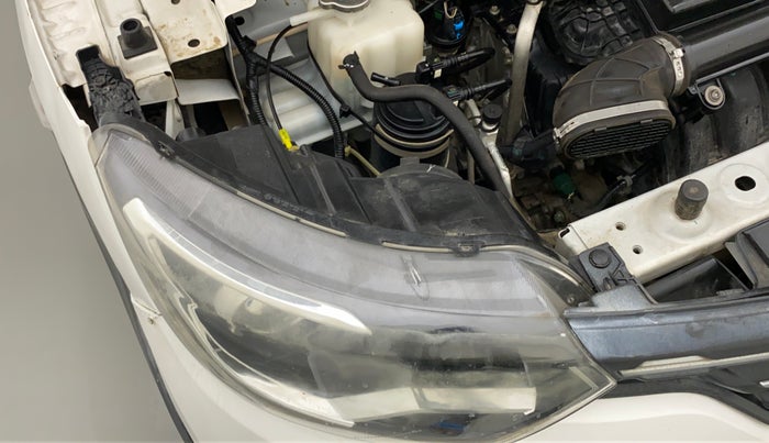 2019 Renault TRIBER RXL MT, Petrol, Manual, 57,406 km, Right headlight - Clamp has minor damage