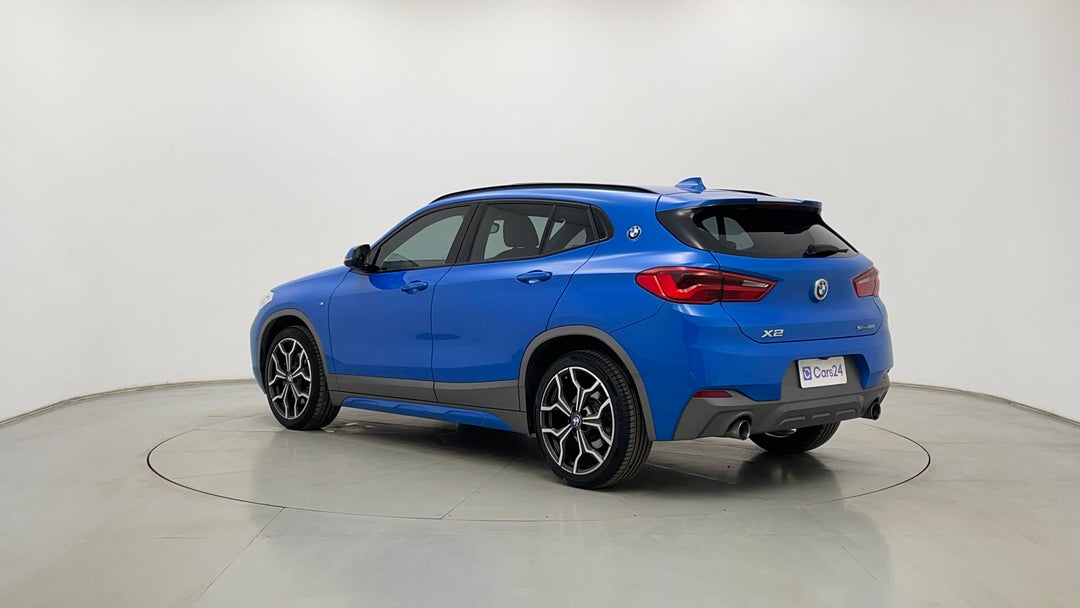 Left Back Diagonal (45- Degree) View