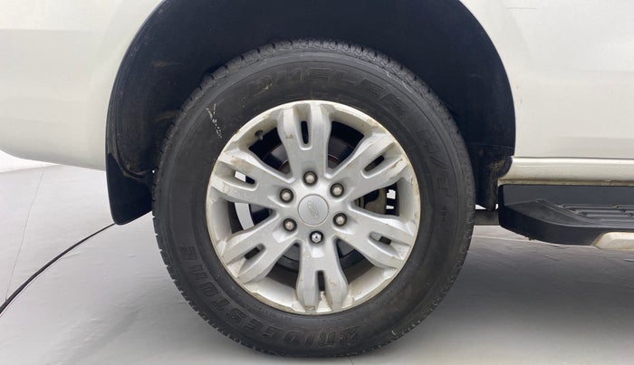 2019 Ford Endeavour 2.2l 4X2 MT Titanium, Diesel, Manual, 95,487 km, Right Rear Wheel